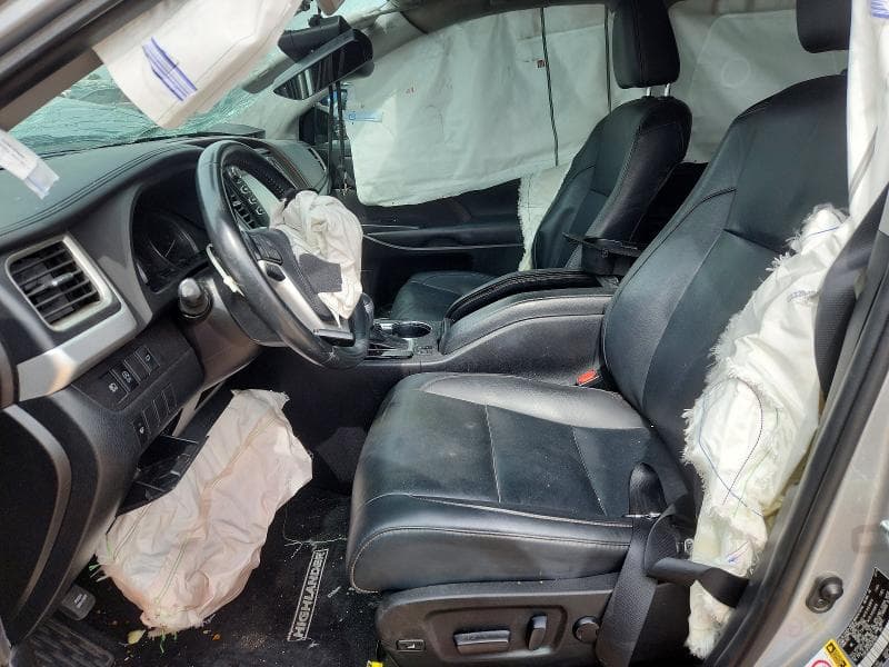 2019 TOYOTA HIGHLANDER XLE 7