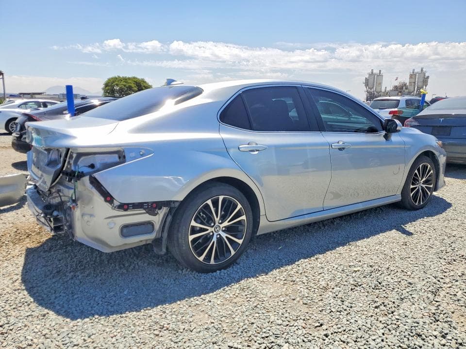 2022 TOYOTA CAMRY LE 3