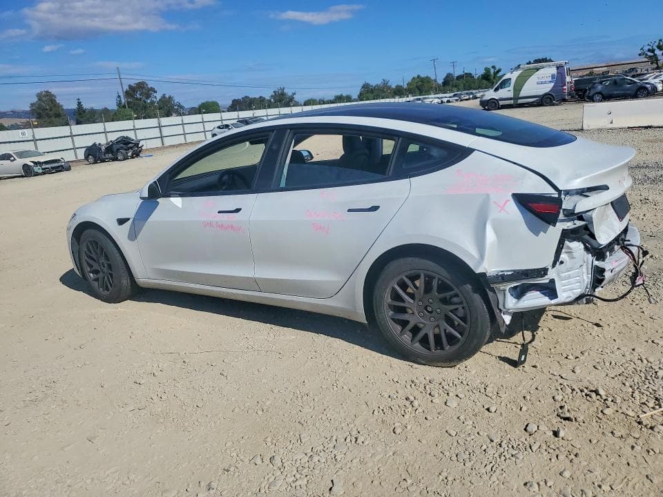 2025 TESLA MODEL 3 2