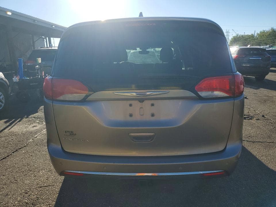 2017 CHRYSLER PACIFICA TOURING L PLUS 6
