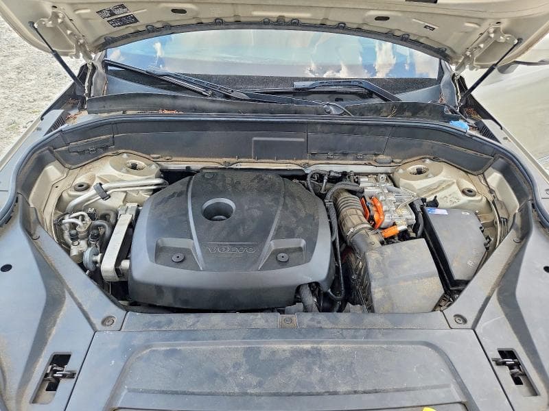 2017 VOLVO XC90 T8 T8 13