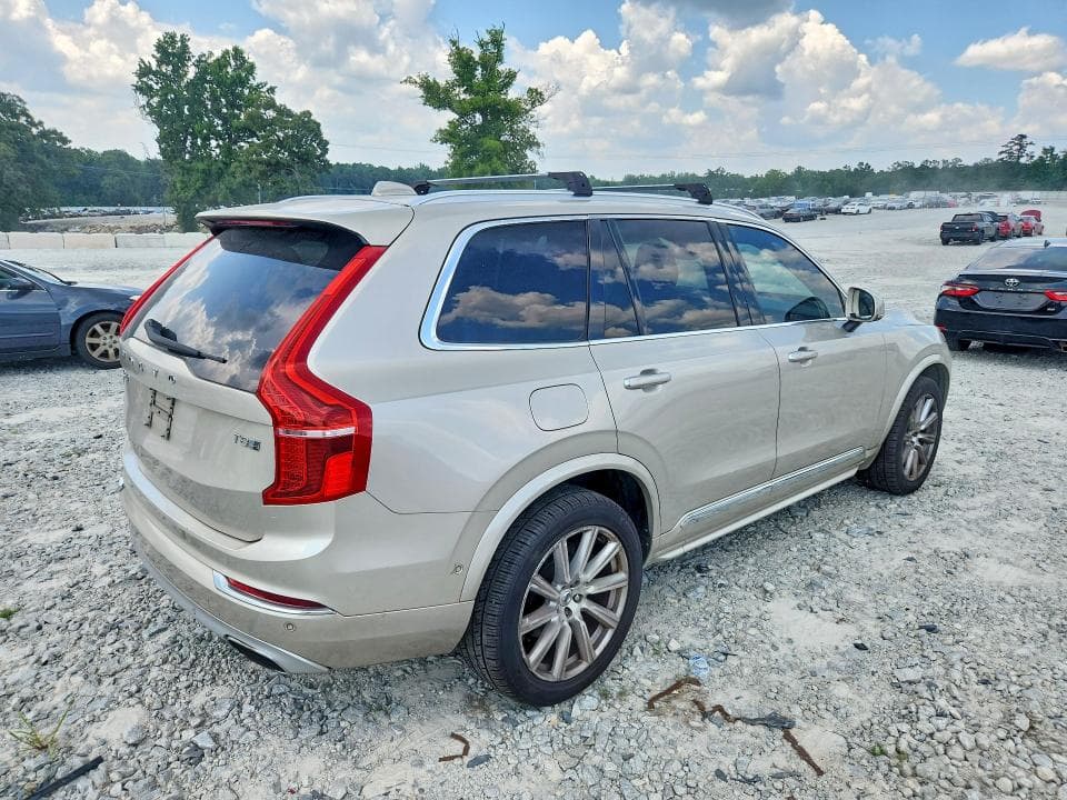 2017 VOLVO XC90 T8 T8 4