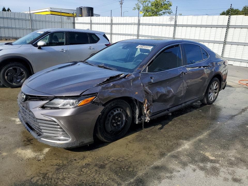2022 TOYOTA CAMRY LE - 1