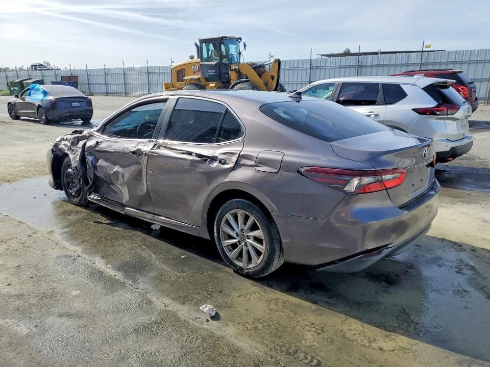 2022 TOYOTA CAMRY LE 2