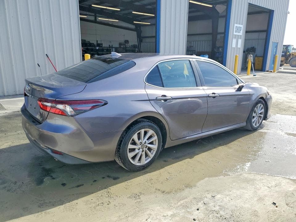 2022 TOYOTA CAMRY LE 3