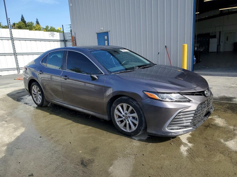 2022 TOYOTA CAMRY LE 4