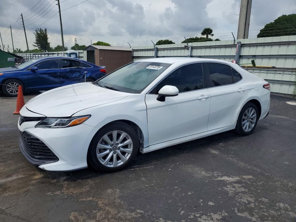 2018 TOYOTA CAMRY LE LE - 1