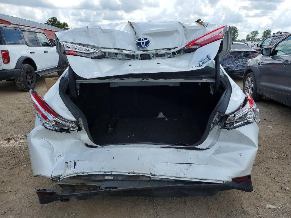 2018 TOYOTA CAMRY HYBRID SE 6