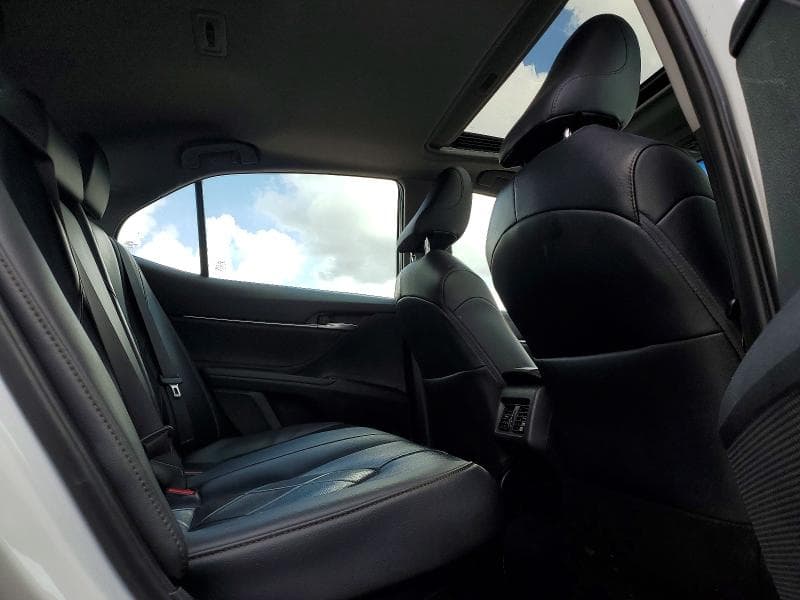 2018 TOYOTA CAMRY HYBRID SE 10