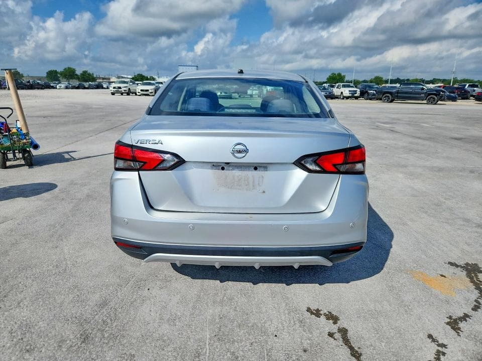 2020 NISSAN VERSA S 6