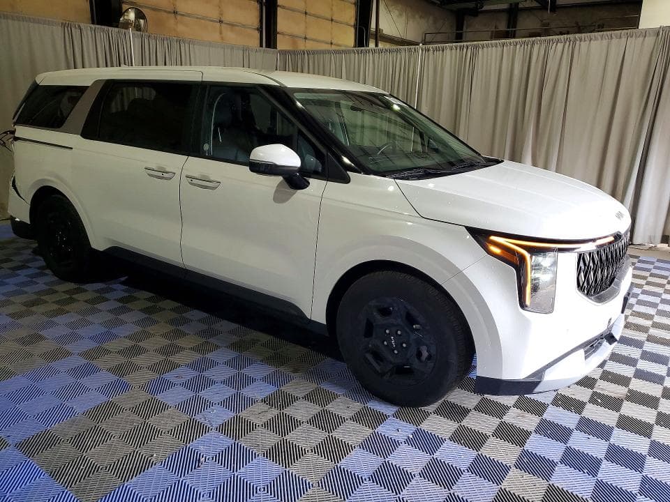2025 KIA CARNIVAL LXS 4