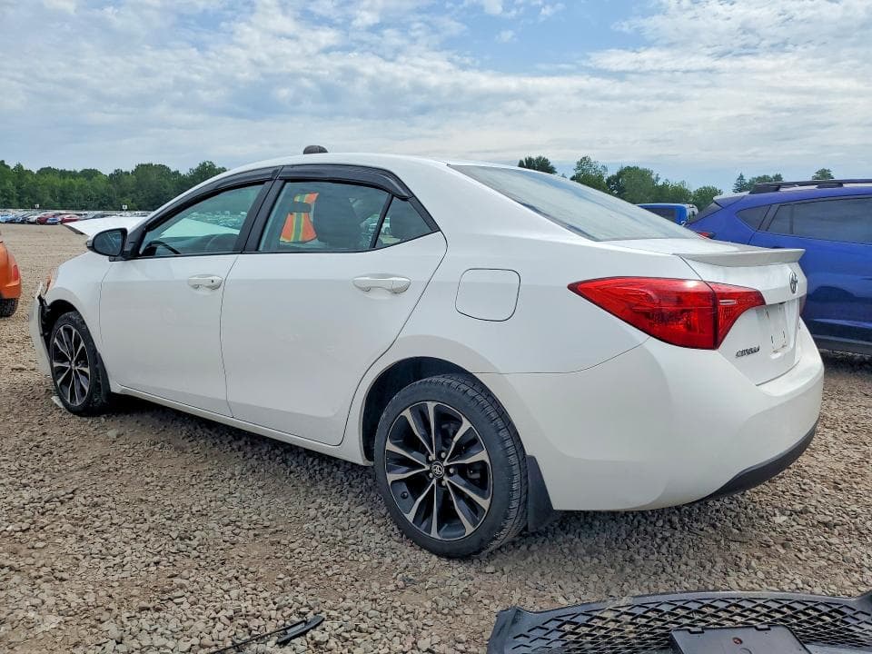 2018 TOYOTA COROLLA SE 2