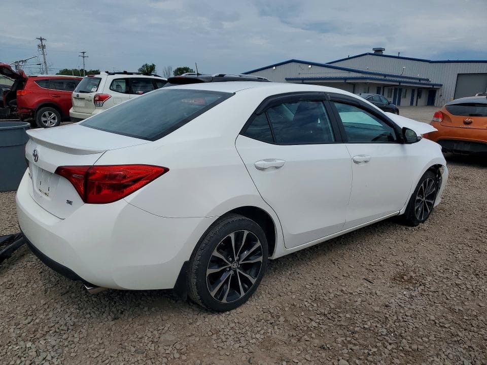 2018 TOYOTA COROLLA SE 3