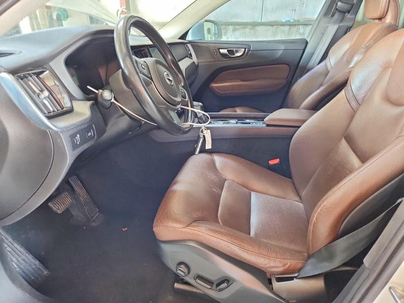 2020 VOLVO XC60 T5 MOMENTUM T5 MOMENTUM 7