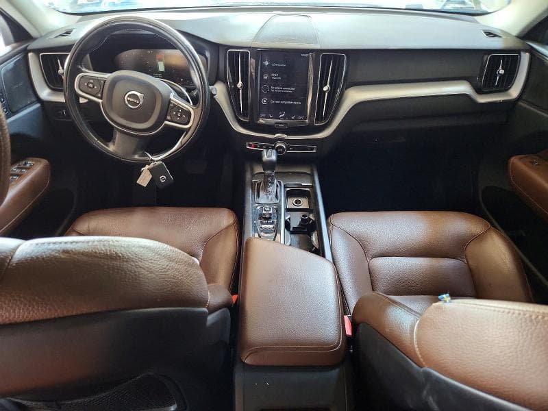 2020 VOLVO XC60 T5 MOMENTUM T5 MOMENTUM 8