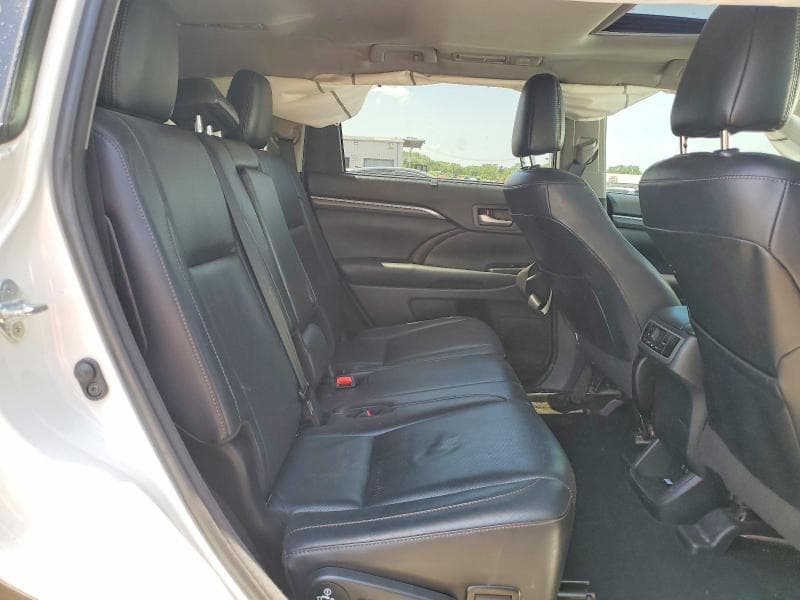 2018 TOYOTA HIGHLANDER LIMITED 11