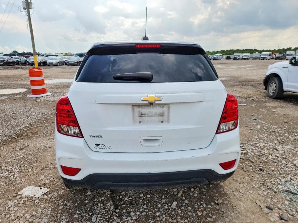 2022 CHEVROLET TRAX LS 6