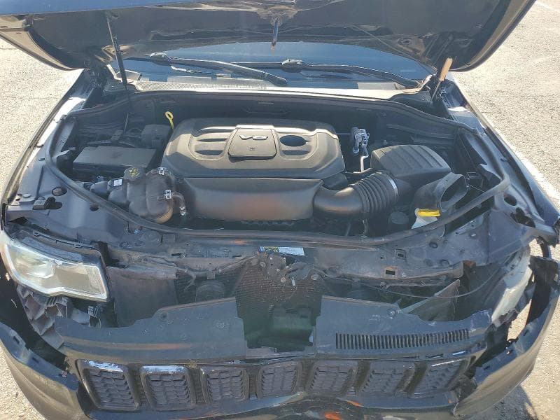 2018 JEEP GRAND CHEROKEE LAREDO 12