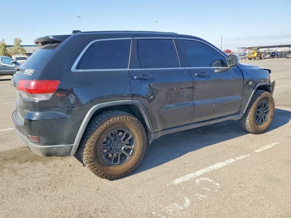 2018 JEEP GRAND CHEROKEE LAREDO 3