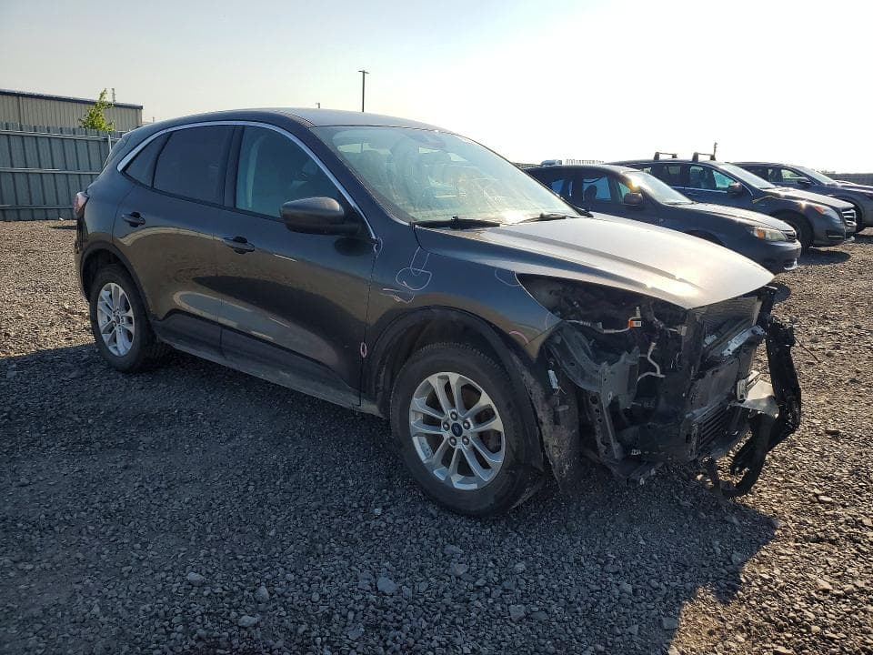 2020 FORD ESCAPE SE 4