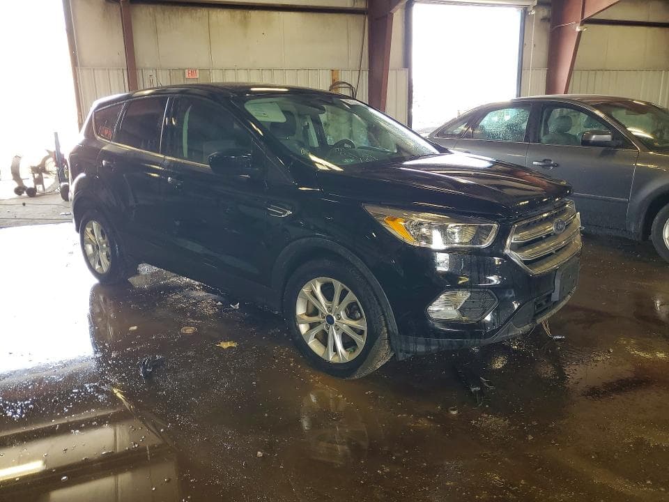 2017 FORD ESCAPE SE 4
