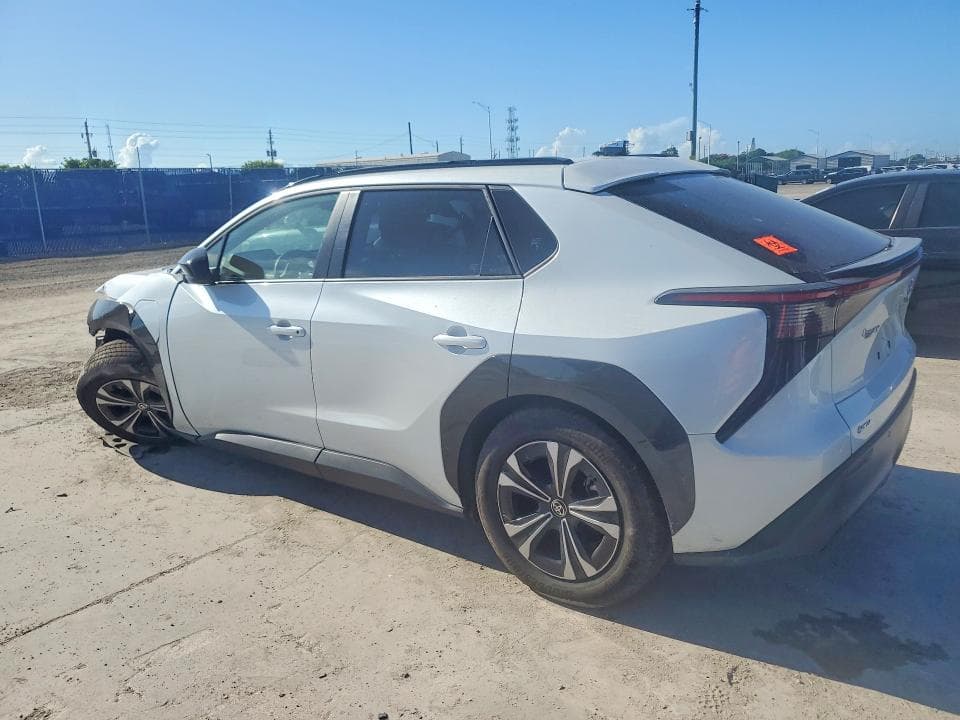 2024 TOYOTA BZ4X XLE 2