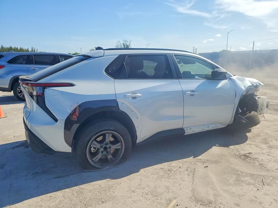 2024 TOYOTA BZ4X XLE 3