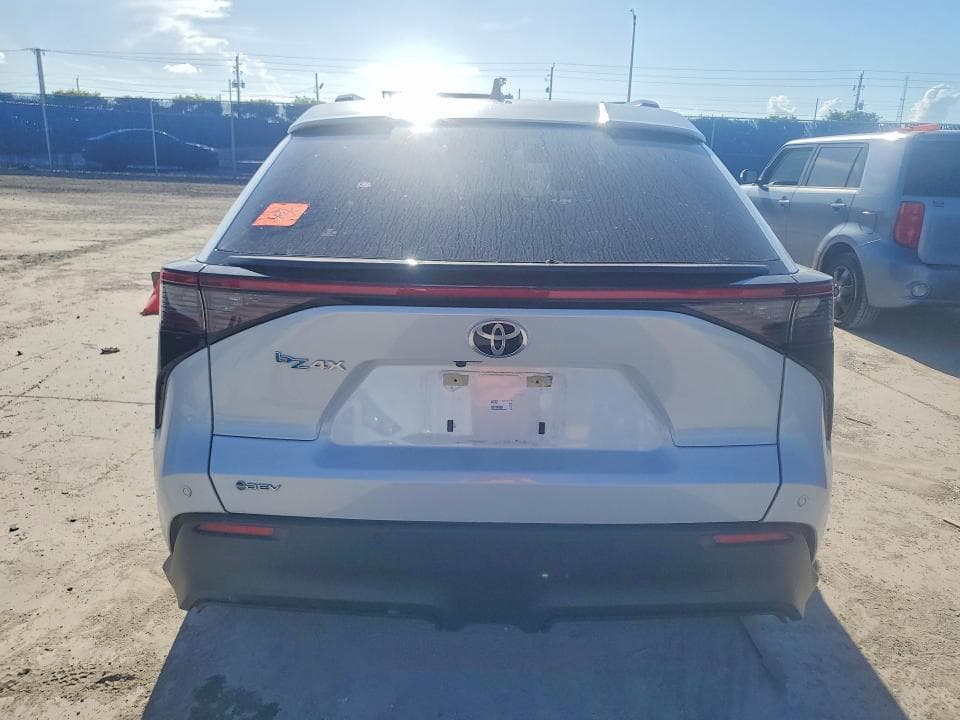 2024 TOYOTA BZ4X XLE 6