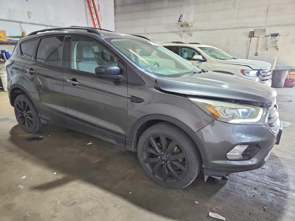 2017 FORD ESCAPE SE 4