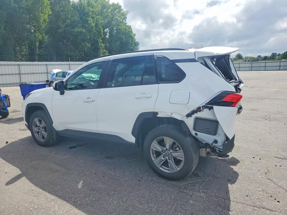 2024 TOYOTA RAV4 XLE 2