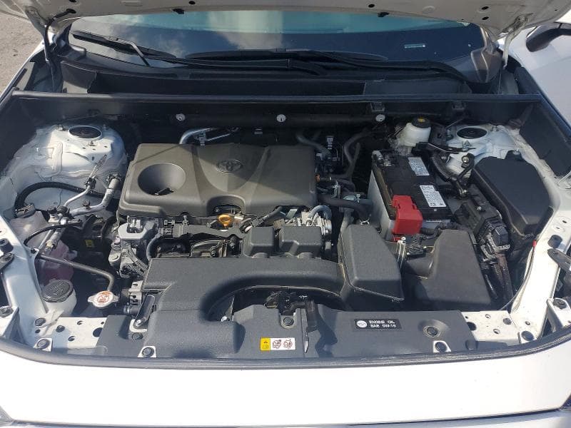 2024 TOYOTA RAV4 XLE 12