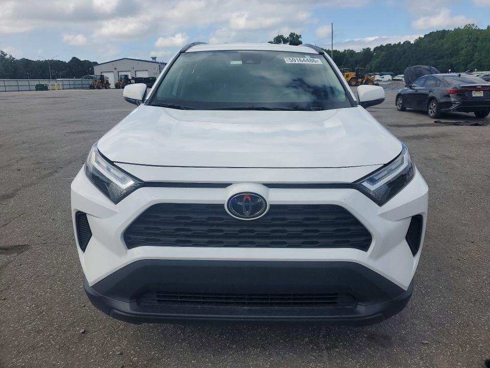 2024 TOYOTA RAV4 XLE 5