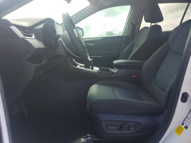 2024 TOYOTA RAV4 XLE 7
