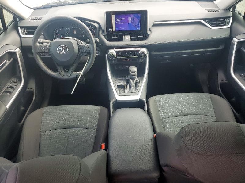 2024 TOYOTA RAV4 XLE 8