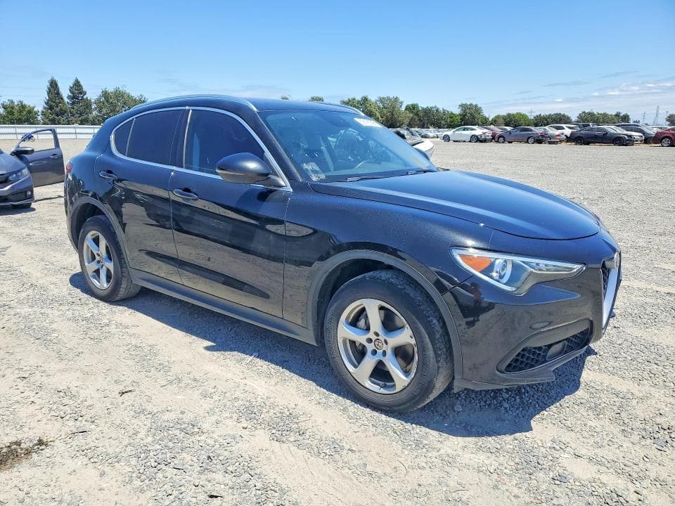 2018 ALFA ROMEO STELVIO 4