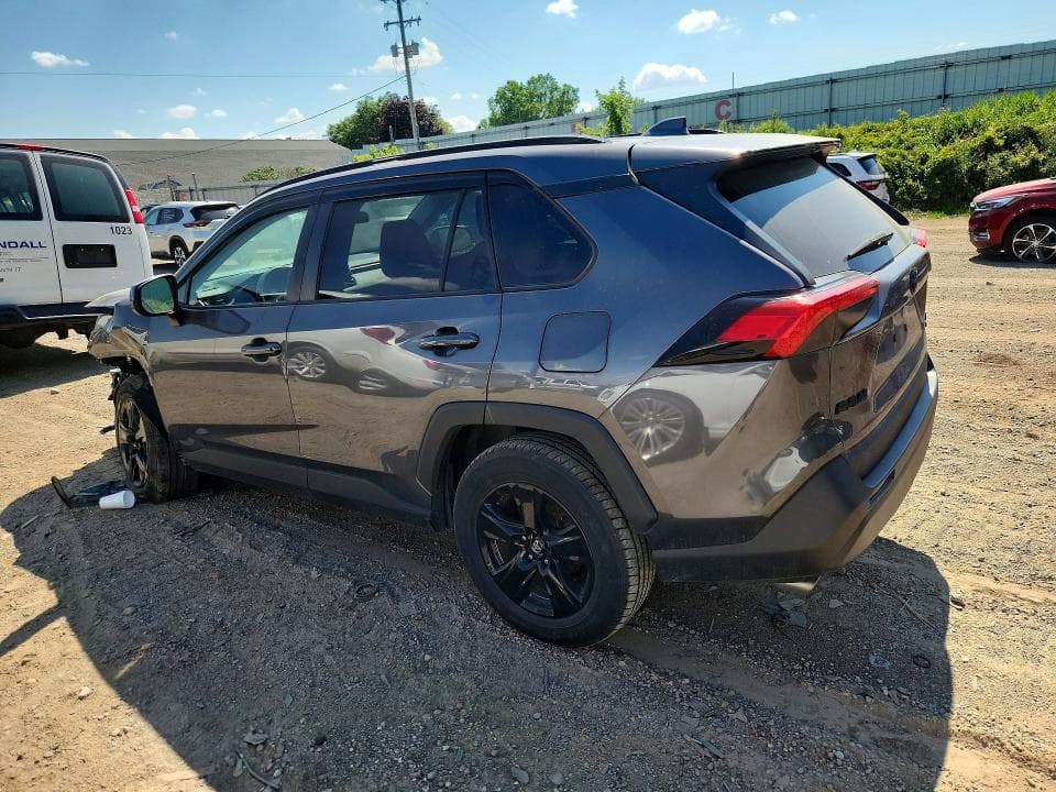 2021 TOYOTA RAV4 XLE 2