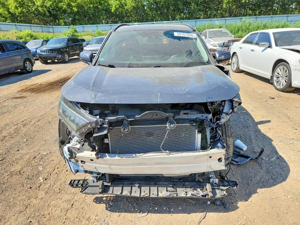 2021 TOYOTA RAV4 XLE 5
