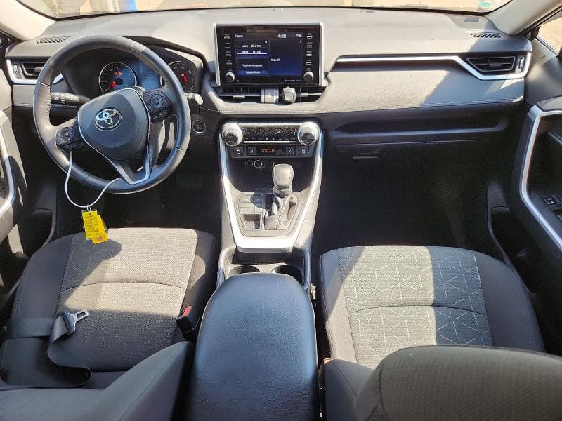 2021 TOYOTA RAV4 XLE 8