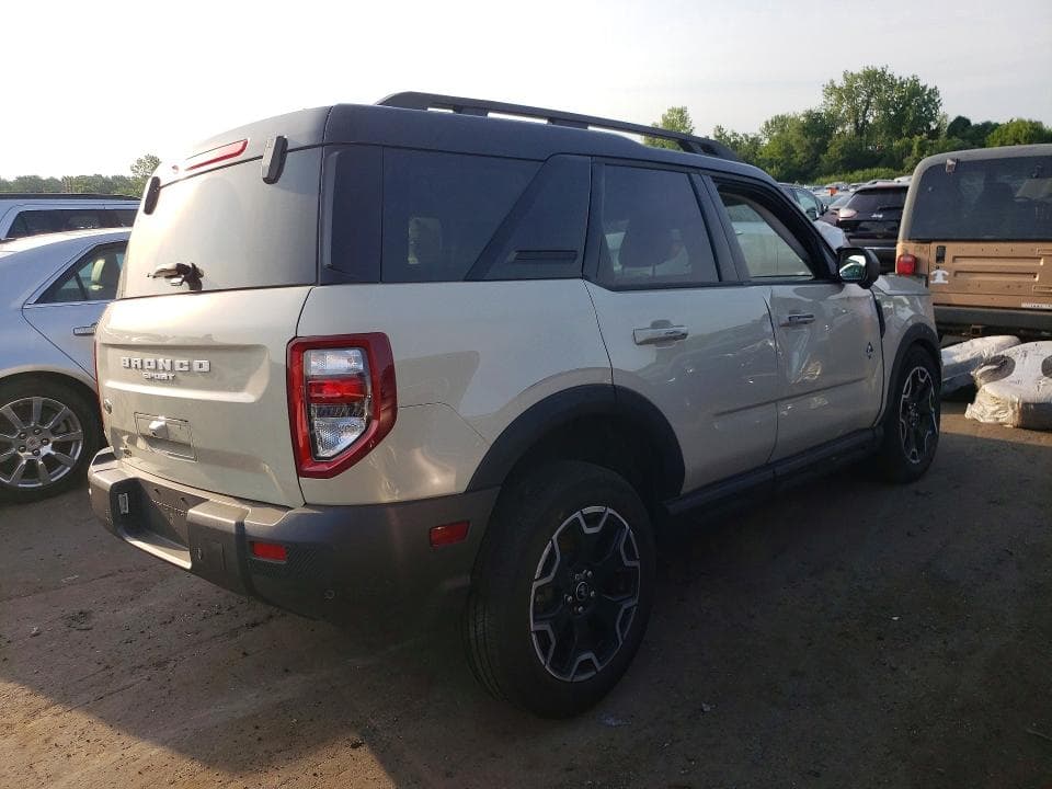 2025 FORD BRONCO SPORT OUTER BANKS 3