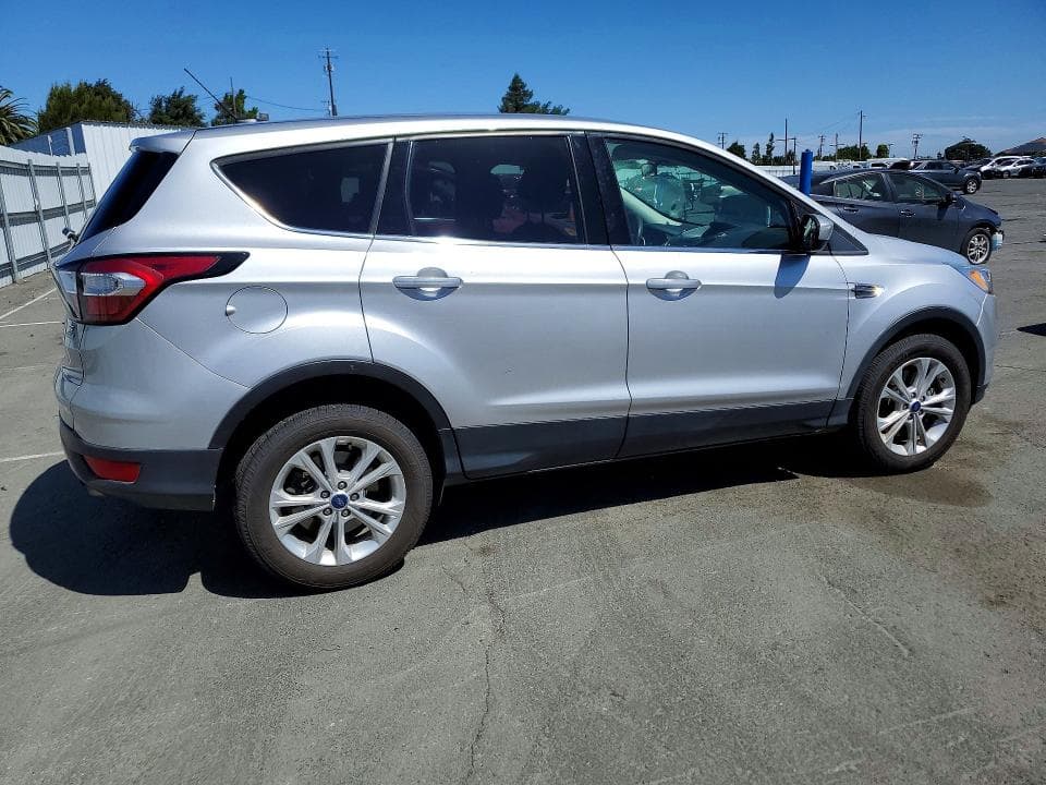 2017 FORD ESCAPE SE 3