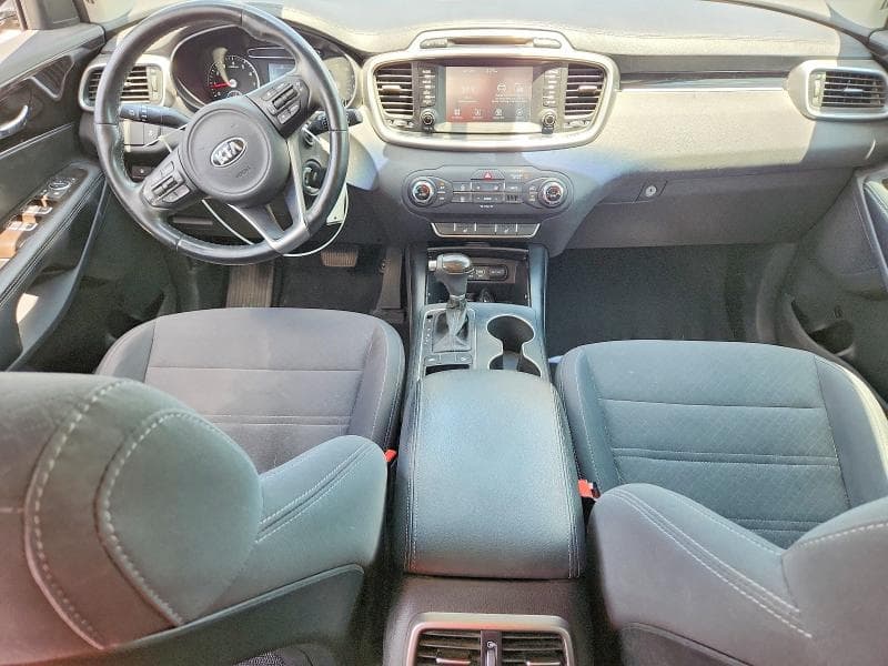 2017 KIA SORENTO LX 8