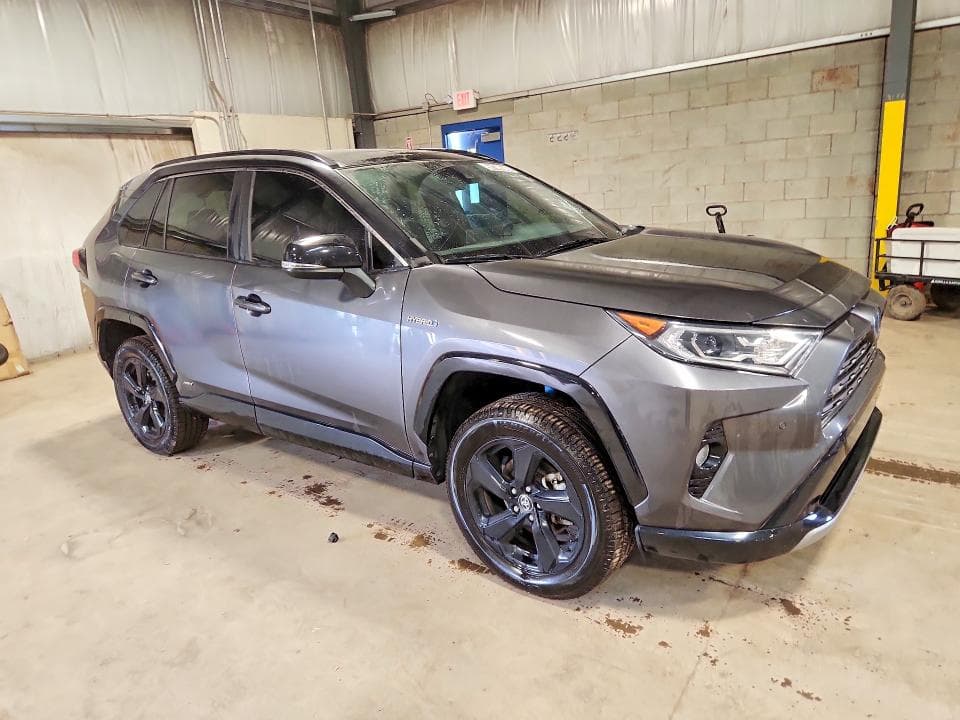 2021 TOYOTA RAV4 XSE 4