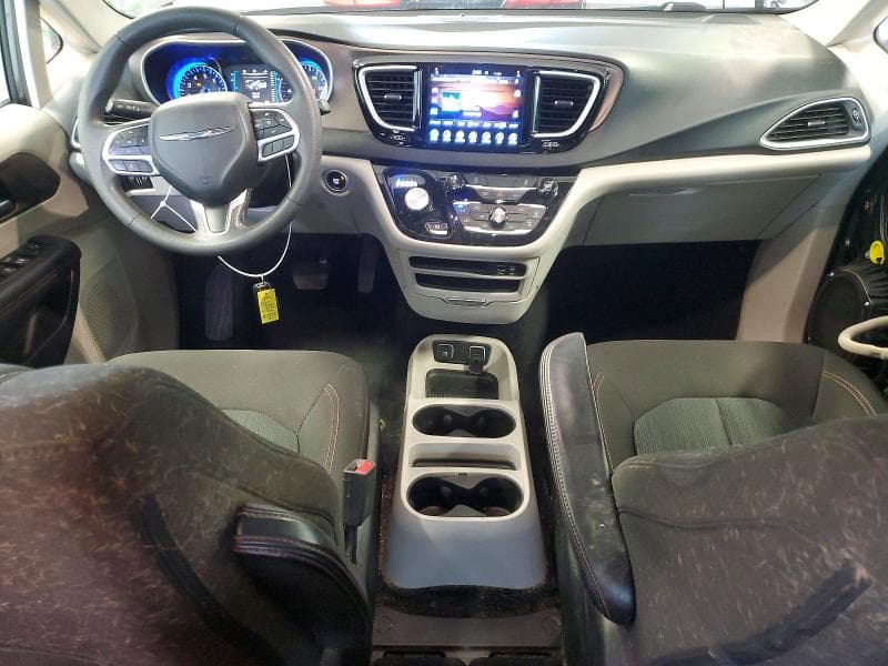 2017 CHRYSLER PACIFICA TOURING 8