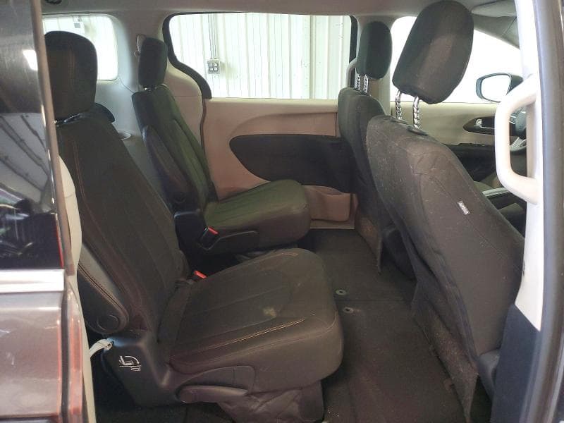 2017 CHRYSLER PACIFICA TOURING 10