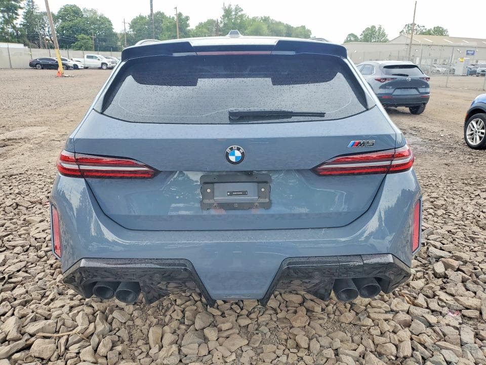 2026 BMW M5 TOURING 6