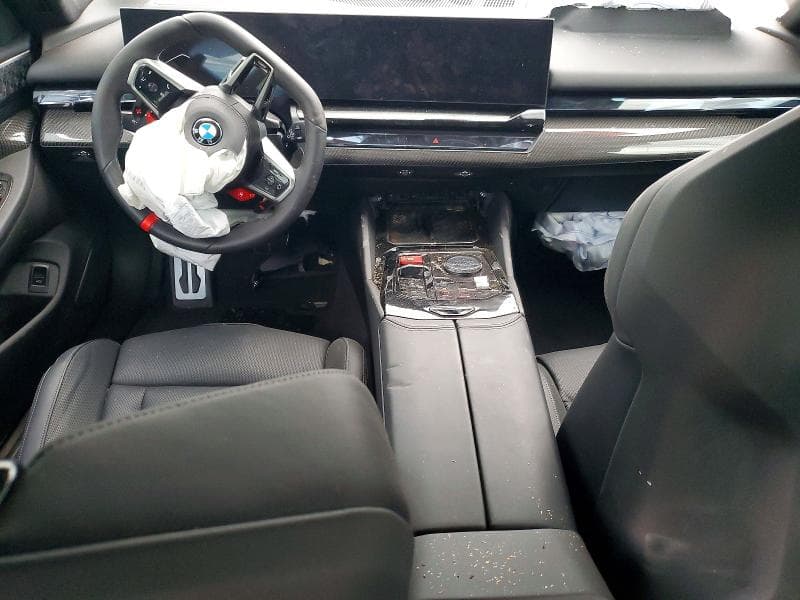 2026 BMW M5 TOURING 8
