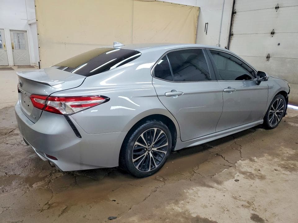2020 TOYOTA CAMRY SE SE 3