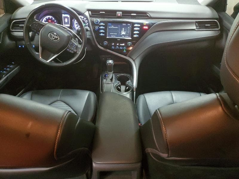 2020 TOYOTA CAMRY SE SE 8
