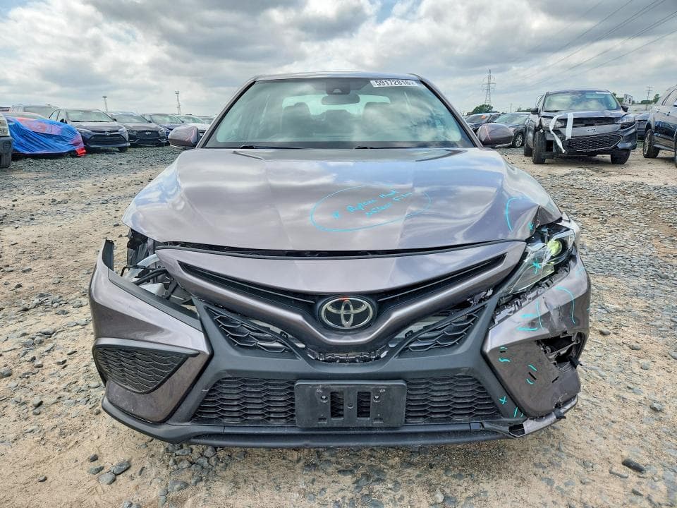 2021 TOYOTA CAMRY SE 5