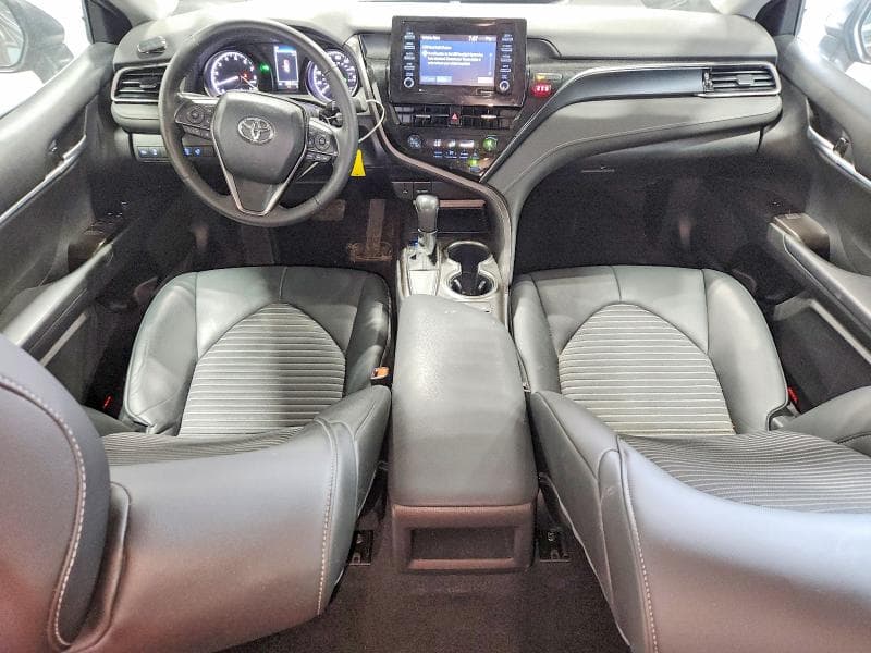 2021 TOYOTA CAMRY SE 8